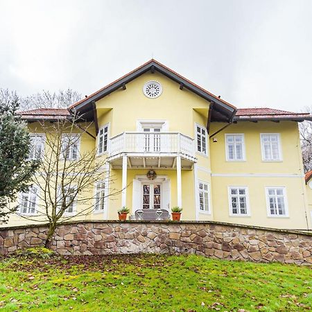 Lovecky Zamecek Pod Milesovkou Teplice Exterior photo