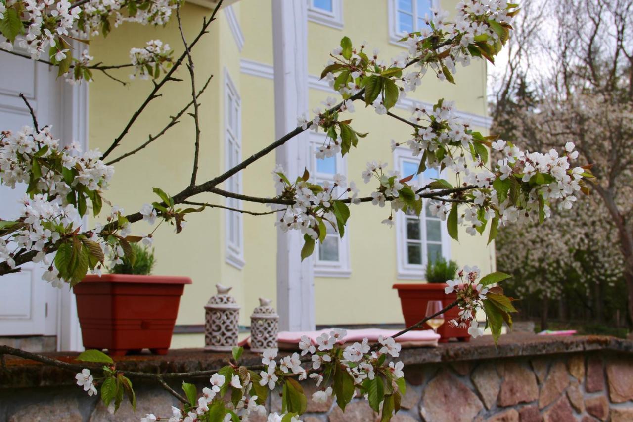 Lovecky Zamecek Pod Milesovkou Teplice Exterior photo