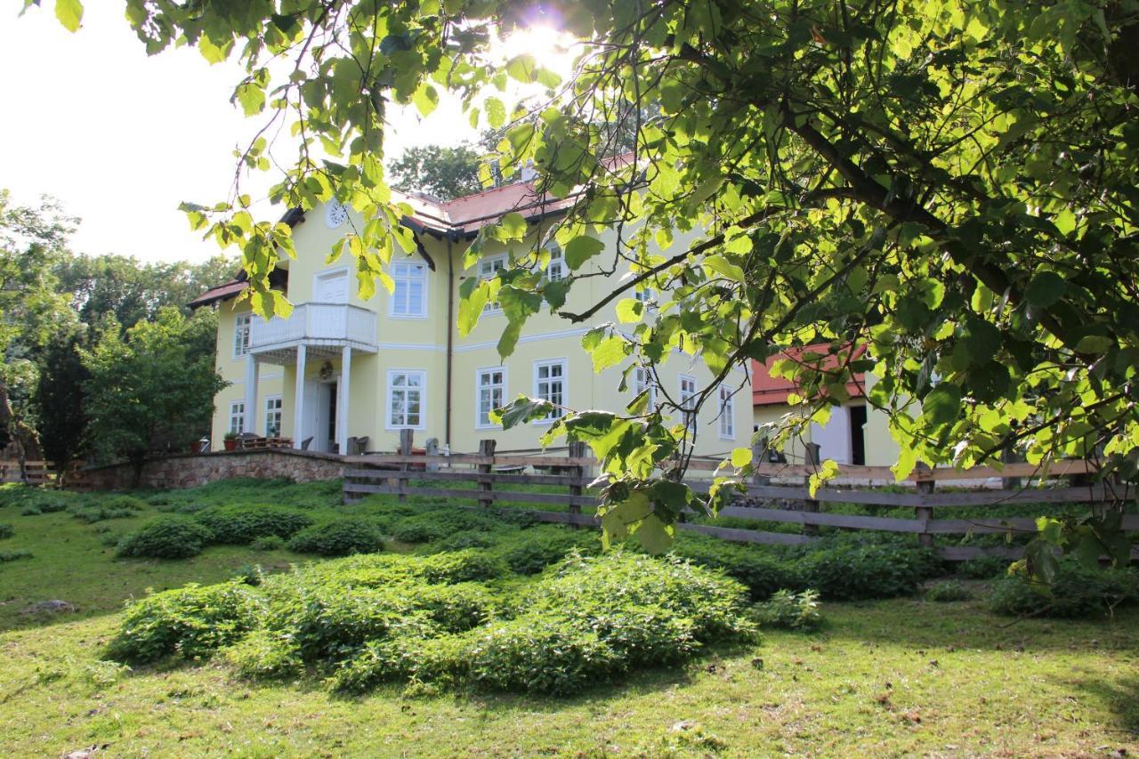 Lovecky Zamecek Pod Milesovkou Teplice Exterior photo